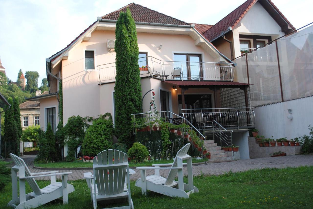 Hotel Flora Luxury House Sighişoara Exterior foto