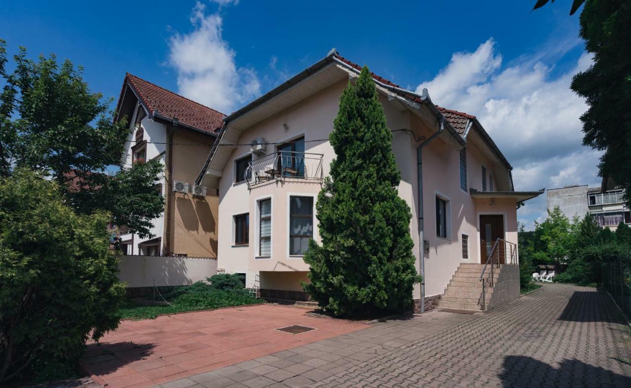 Hotel Flora Luxury House Sighişoara Exterior foto